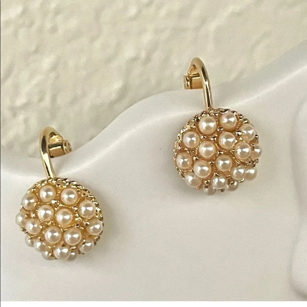 Gold tone Pearl vintage clip on earrings